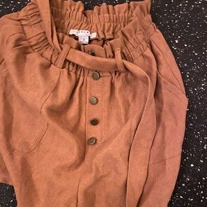 Women’s tie waist shorts